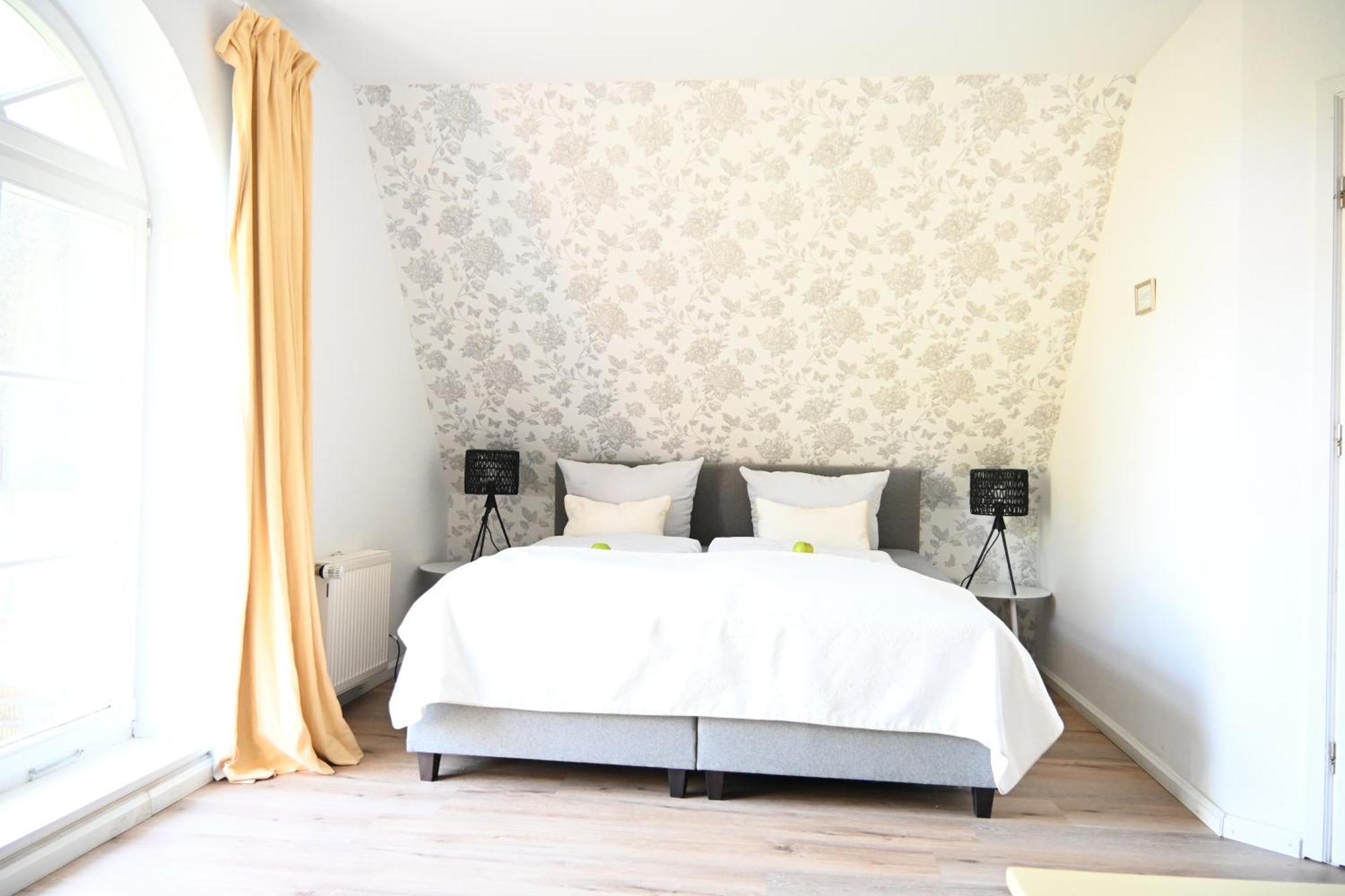 Landsitzhotel Und Seminarium Peterhof Hodorf エクステリア 写真